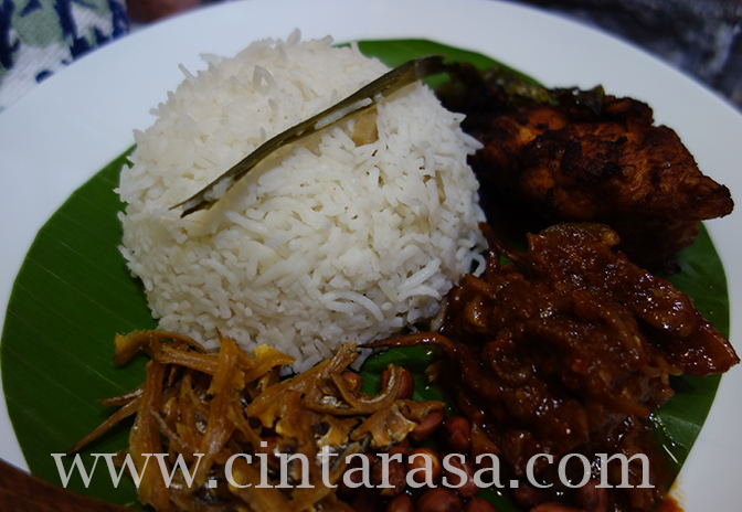 Nasi Lemak Sambal Sotong Kering Cintarasa